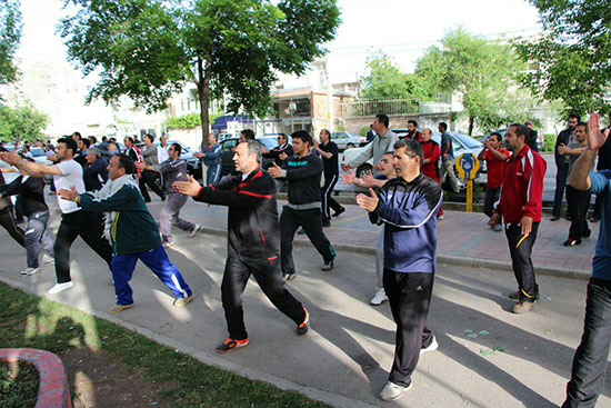 استاندار اردبیل در همایش ورزش صبحگاهی شهروندان اردبیلی حضور یافت