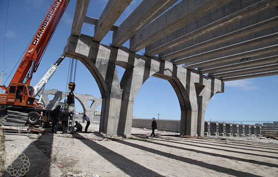 عملیات تیرگذاری عرشه 32 متری پل روگذر داروپخش اردبیل