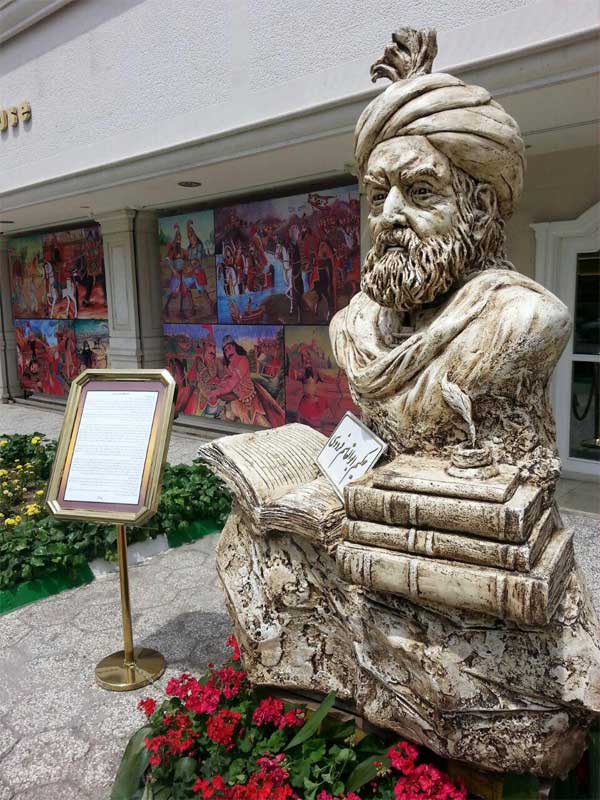 &laquo;میکی&zwnj;موس&raquo; یا &laquo;فردوسی&raquo;!؟ / شمیم شاهنامه در خانه عطر مشهد+ عکس