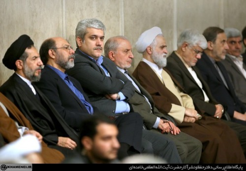 برقراری ارتباط میان صنعت و دانشگاه از راههای ایجاد اشتغال است برقراری ارتباط میان صنعت و دانشگاه از راههای ایجاد اشتغال است