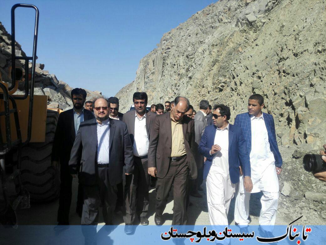 بازدید معاون اجرایی رئیس جمهور و هیئت همراه  از مناطق سیل‌زده سیستان و بلوچستان