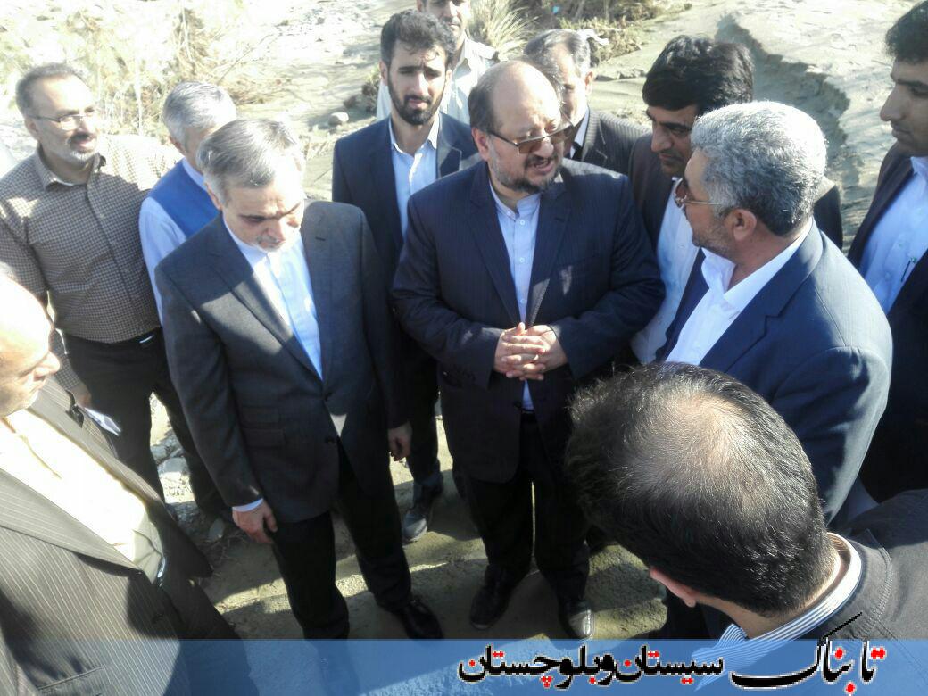 بازدید معاون اجرایی رئیس جمهور و هیئت همراه  از مناطق سیل‌زده سیستان و بلوچستان