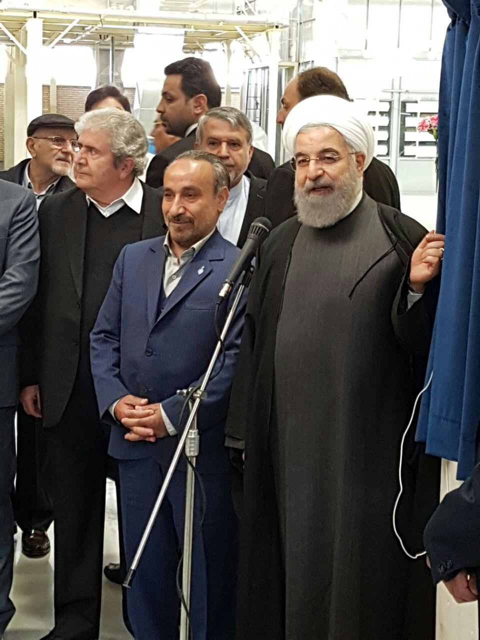 طرح توسعه خط رنگ و بدنه با حضور رئیسجمهور کلنگ زنی شد طرح توسعه خط رنگ و بدنه با حضور رئیسجمهور کلنگ زنی شد