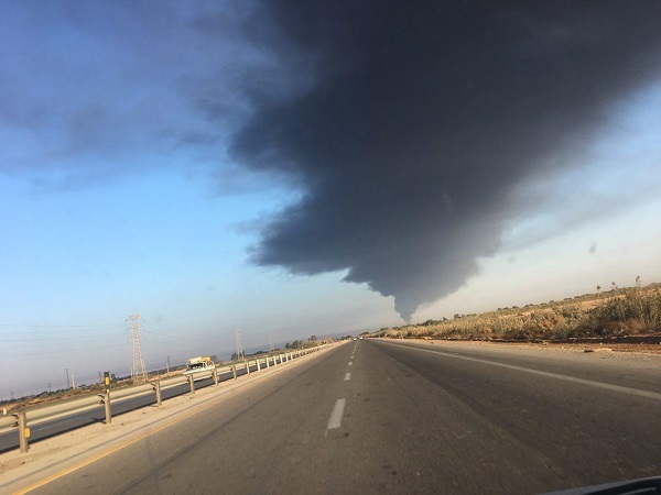 آتش گرفتن یک مخزن مالچ در حمیدیه آتش گرفتن یک مخزن مالچ در حمیدیه