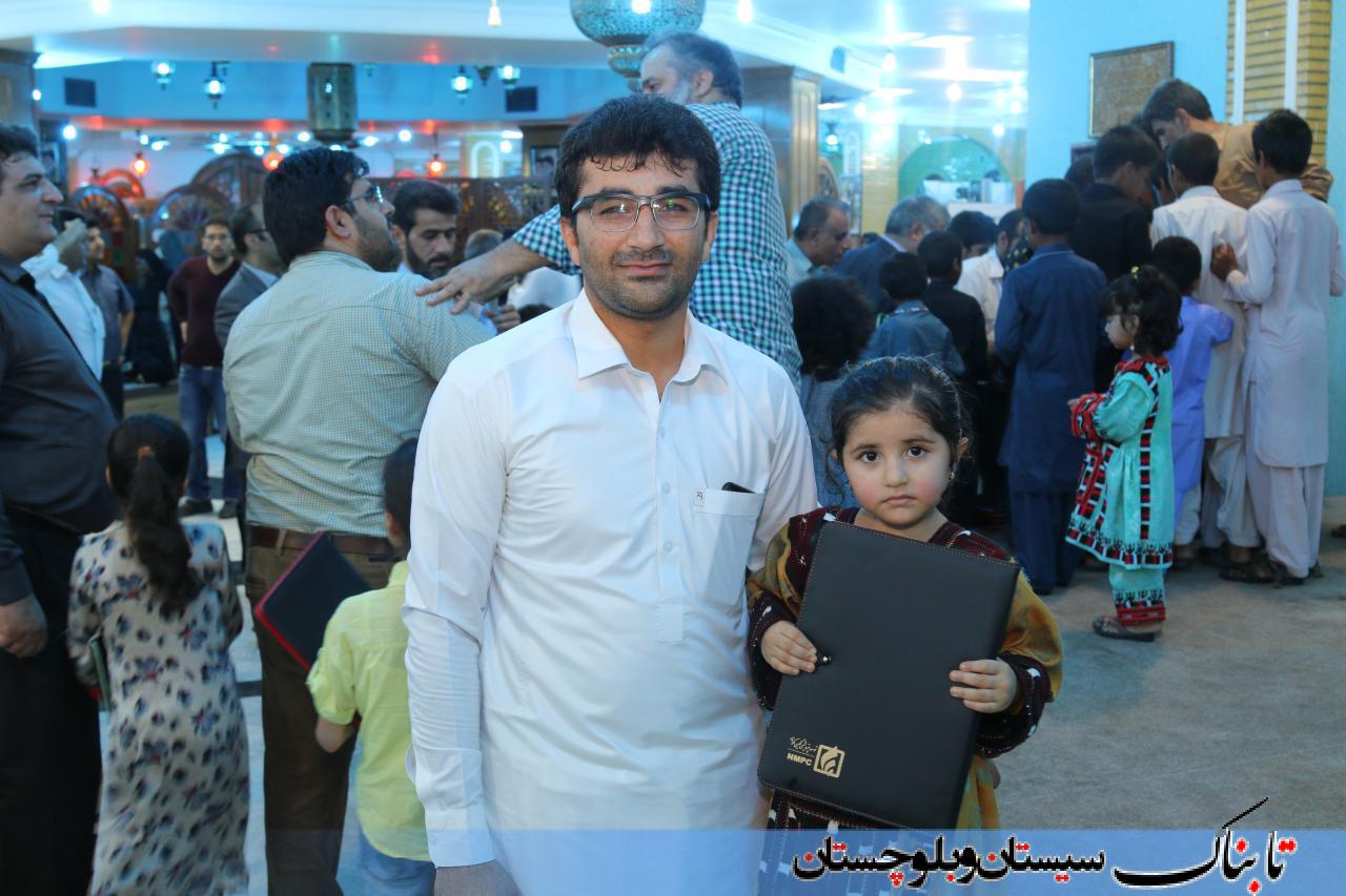 مددجویان کمیته امداد چابهار در کنار مدیران شهری/ سفره ای به رنگ وحدت و همدلی+ گزارش تصویری