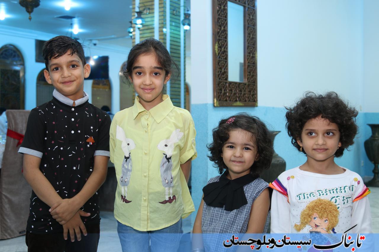 مددجویان کمیته امداد چابهار در کنار مدیران شهری/ سفره ای به رنگ وحدت و همدلی+ گزارش تصویری