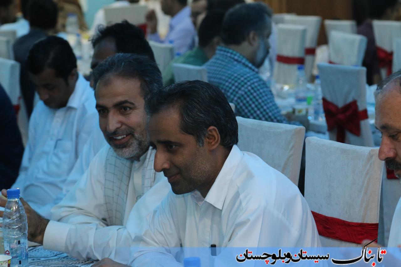 مددجویان کمیته امداد چابهار در کنار مدیران شهری/ سفره ای به رنگ وحدت و همدلی+ گزارش تصویری