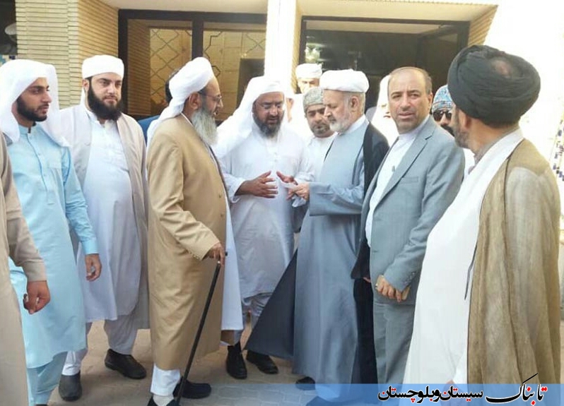 سفر مولوی عبدالحمید به عمان/ مولوی عبدالحمید: عمان را کشوری امن دیدم که تمام اقوام، مذاهب و ادیان در آن بهخوبی کنار یکدیگر زندگی میکنند سفر مولوی عبدالحمید به عمان/ مولوی عبدالحمید: عمان را کشوری امن دیدم که تمام اقوام، مذاهب و ادیان در آن بهخوبی کنار یکدیگر زندگی میکنند