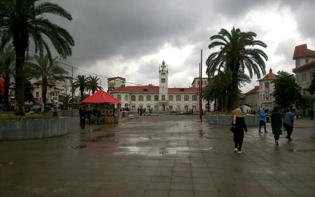 از اتهام واهی پیشنهاد رشوه به معاون وزیر کشور و نقل قول کذب از سوی وی درباره شهرداری رشت تا سخنی با رحمانی فضلی؛ آقای وزیر، عید آمد و رشت بی جان شهردار ندارد!