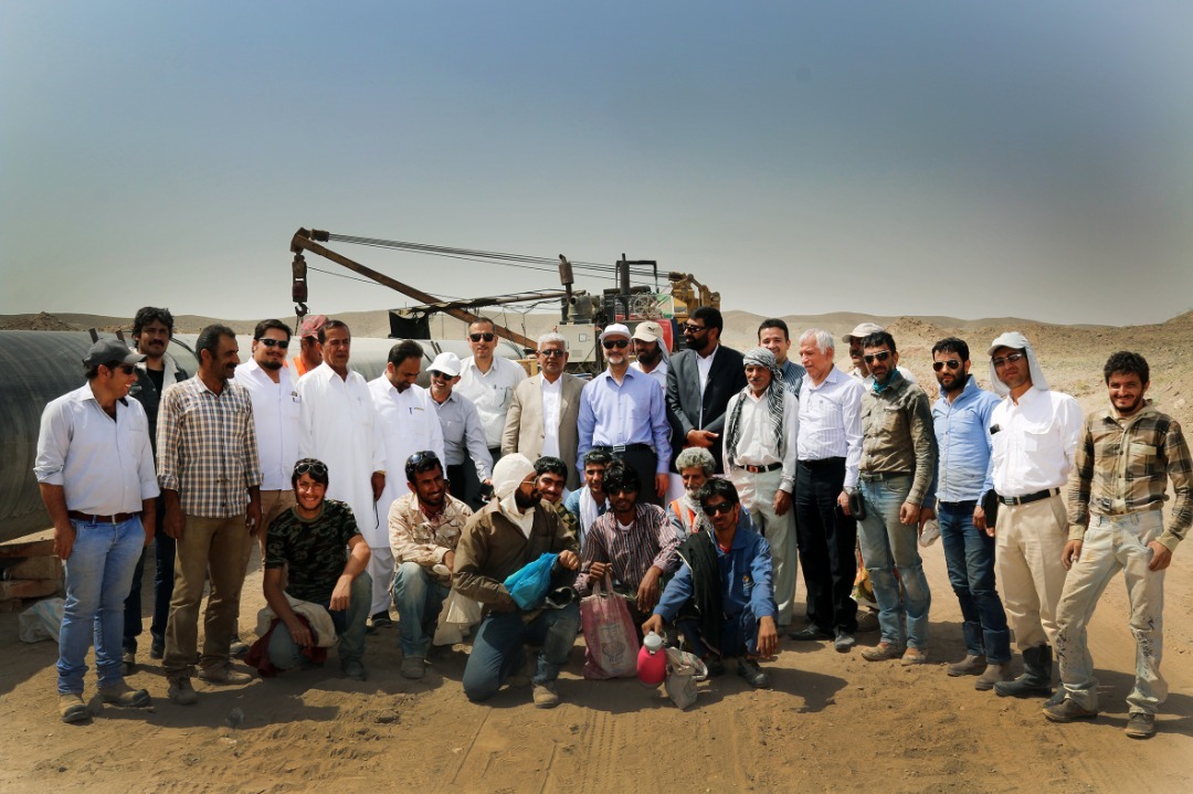 گفتگو با اولین فرماندار اهل سنت بعد از انقلاب در سیستان و بلوچستان: معلمی بلوچ در قامت سیاستمدار محبوب/ مزایای ایرانشهر برای سرمایهگذاران/ ازدواج شیعه و سنی در این شهرستان/ دو صلح بزرگ با بیش از 20 کشته از هر طرف طی سالهای اخیر در ایرانشهر گفتگو با اولین فرماندار اهل سنت بعد از انقلاب در سیستان و بلوچستان: معلمی بلوچ در قامت سیاستمدار محبوب/ مزایای ایرانشهر برای سرمایهگذاران/ ازدواج شیعه و سنی در این شهرستان/ دو صلح بزرگ با بیش از 20 کشته از هر طرف طی سالهای اخیر در ایرانشهر