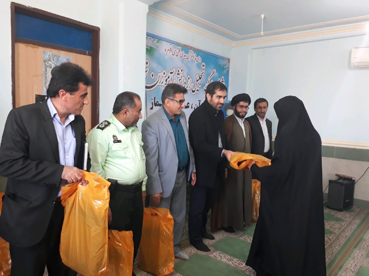 تجلیل از دانش آموزان برتر مسابقات کشوری قرآن، عترت و نماز/ برنامه های حمایتی بنیاد علوی از آموزش وپرورش لنده تجلیل از دانش آموزان برتر مسابقات کشوری قرآن، عترت و نماز/ برنامه های حمایتی بنیاد علوی از آموزش وپرورش لنده