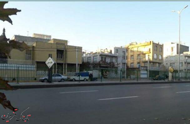 انسداد خیابان مقابل کانون توانا بدون تعبیه پل هوایی انسداد خیابان مقابل کانون توانا بدون تعبیه پل هوایی