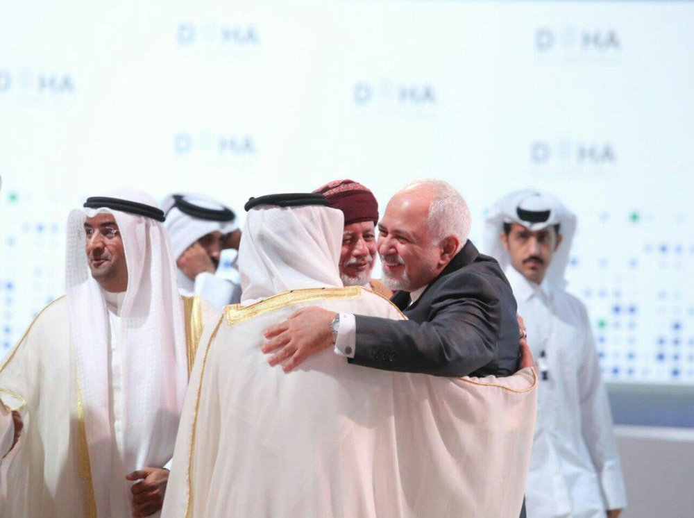 این خنده شیرین و معنادار ظریف بکام دشمنان تلخ شد! +عکس