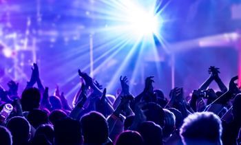 ترویج موسیقی بی محتوا در قالب کنسرت/بیهویتی فرهنگی و سیاستگذاری غلط مسوولان ترویج موسیقی بی محتوا در قالب کنسرت/بیهویتی فرهنگی و سیاستگذاری غلط مسوولان