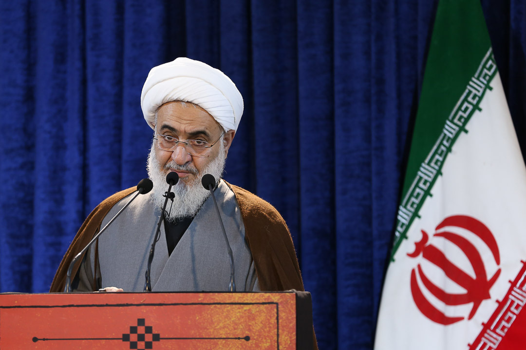 به دنبال عزت هستید؟!همه عزتها نزد خداست به دنبال عزت هستید؟!همه عزتها نزد خداست