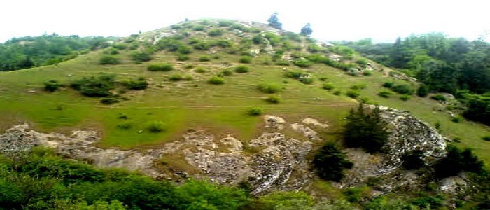 معرفی آثار تاریخی و جاذبه های گردشگری استان گیلان/آثار باستانی مارلیک، کاخ ییلاقی سردار امجد، کاروانسرای تی تی، قلعه لیسار معرفی آثار تاریخی و جاذبه های گردشگری استان گیلان/آثار باستانی مارلیک، کاخ ییلاقی سردار امجد، کاروانسرای تی تی، قلعه لیسار