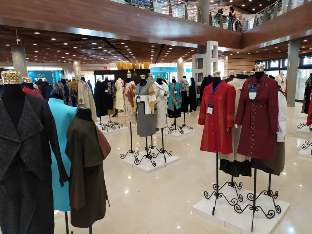 دست کرونا بر گلوی بازار پوشاک؛ سونامى چک&zwnj;های برگشتی 5 هزار واحد صنفی کرج در سال جدید