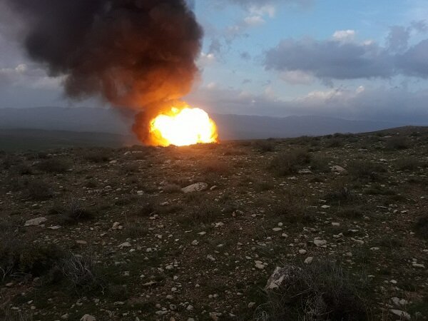 خط انتقال نفت امیدیه - اهواز آتش گرفت خط انتقال نفت امیدیه - اهواز آتش گرفت