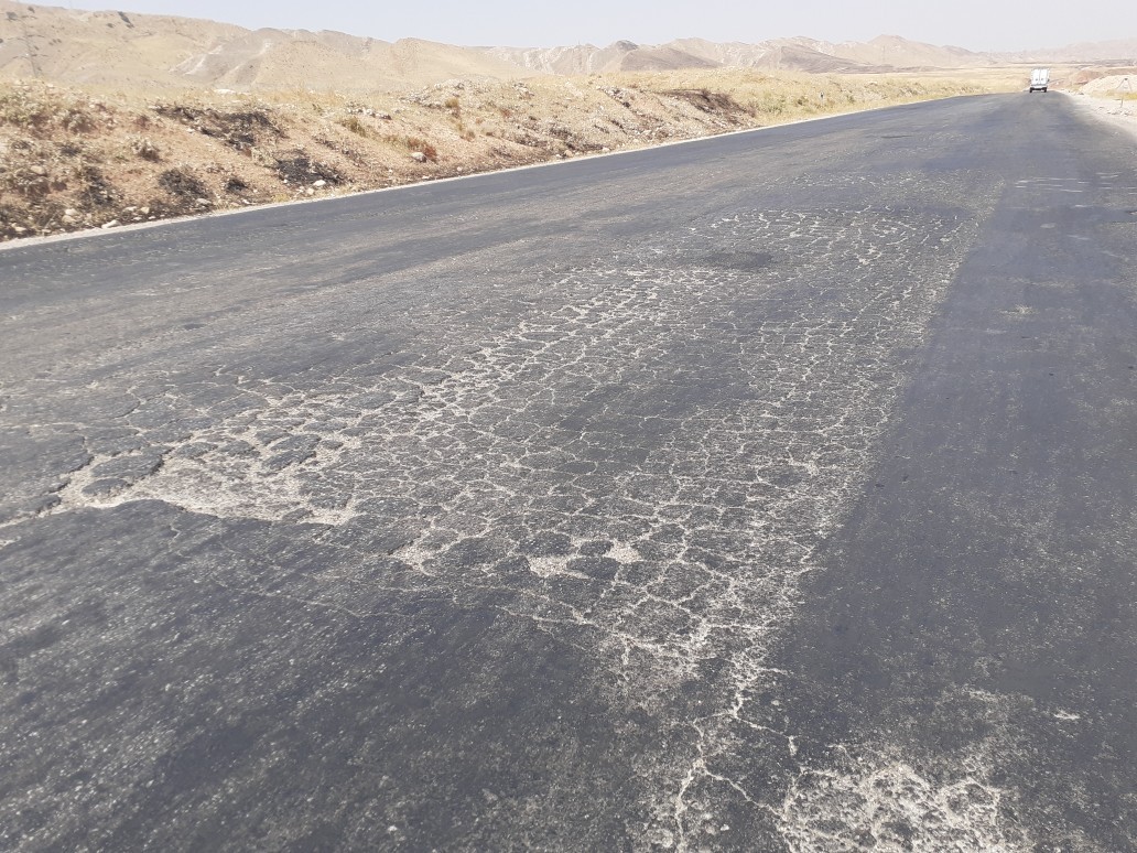 وضعیت نامناسب جاده ها در شان پذیرایی از زائران اربعین نیست