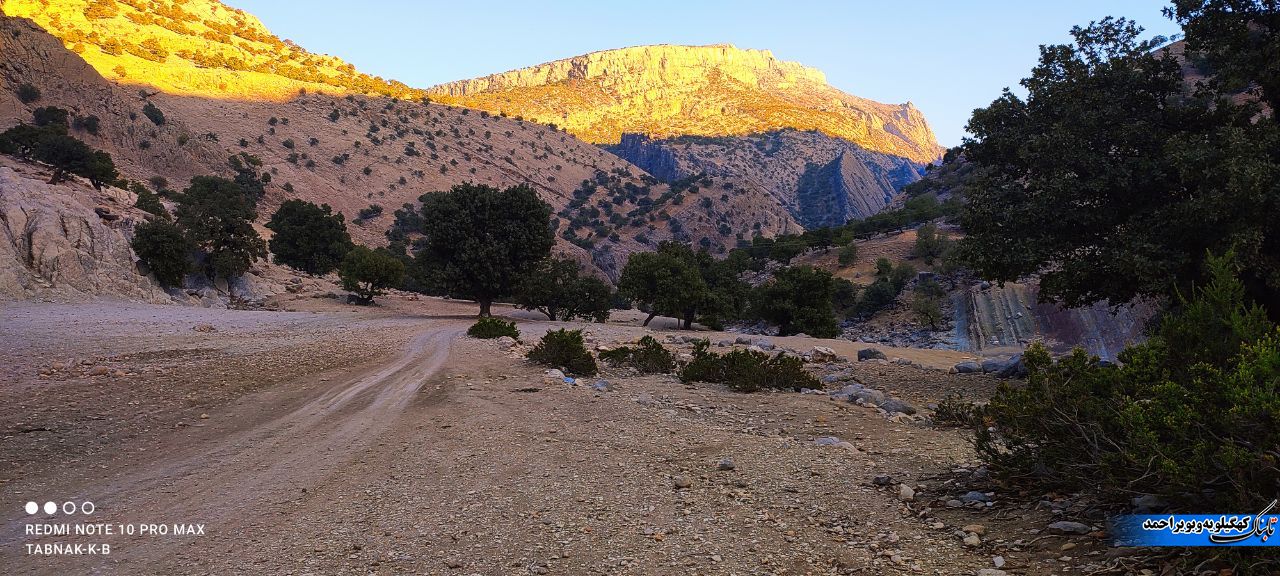 پاسکاری بیدانجیر بین راهداری و امور عشایری ! / دولتی که از سالی ۲۰۰ متر جاده سازی عاجز است ! / ۶۰۰ هزارتومان دربستی می ‌دهیم و ۶۰۰ هزار تومان منت !! + فیلم