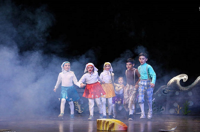 تماشاخانه سیار کانون پرورش فکری کودکان و نوجوانان راهی مناطق مختلف هرمزگان می شود