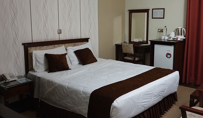 کدام هتل های سنندج برای اقامت مناسب هستند؟