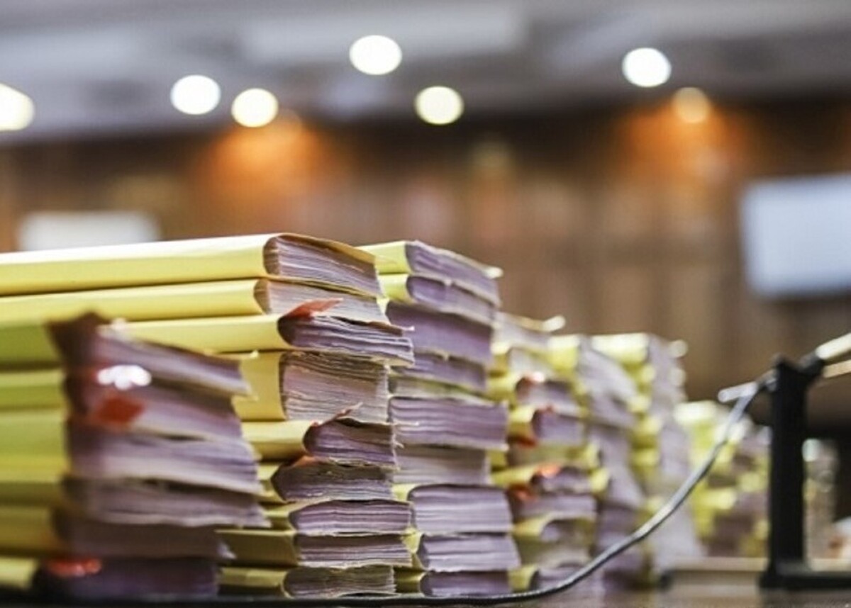 جزئیات نخستین جلسه دادگاه پرونده بزرگترین شبکه فرار مالیاتی کشور با ۱۲۶ متهم جزئیات نخستین جلسه دادگاه پرونده بزرگترین شبکه فرار مالیاتی کشور با ۱۲۶ متهم