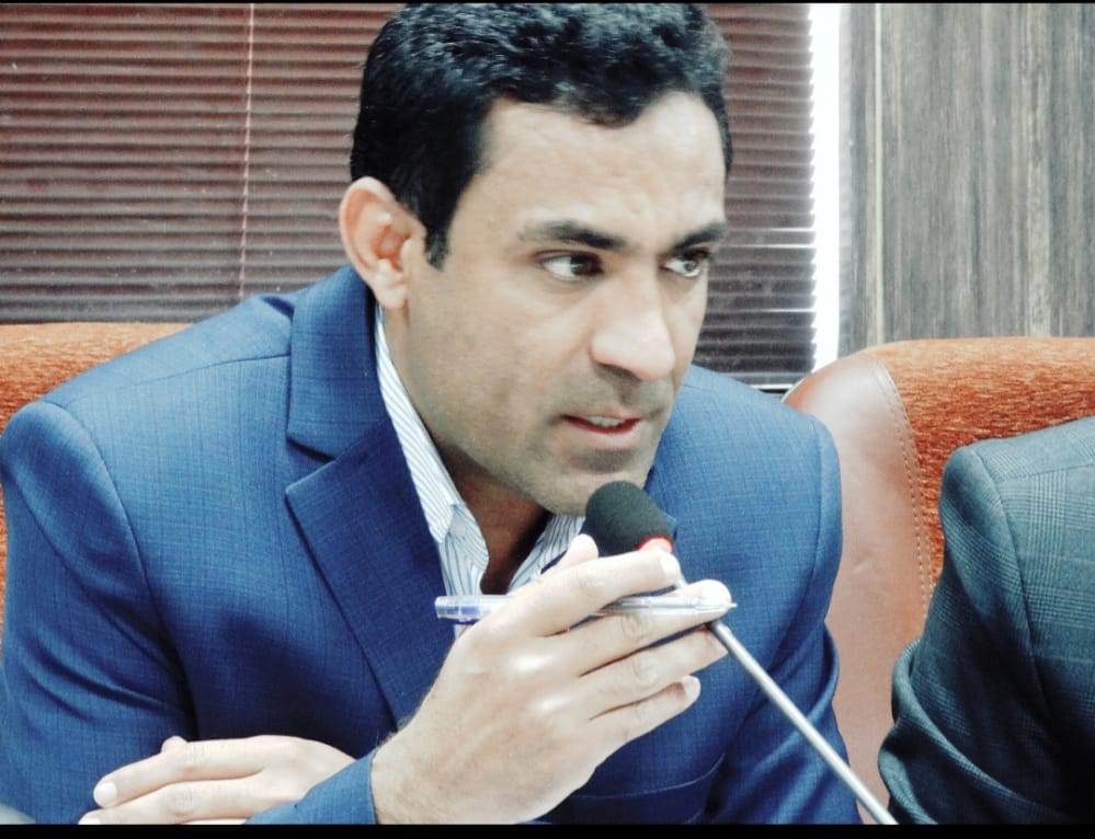 انتقادی که به عمل رسید / پاکسازی تخصصی خانه مطبوعات!