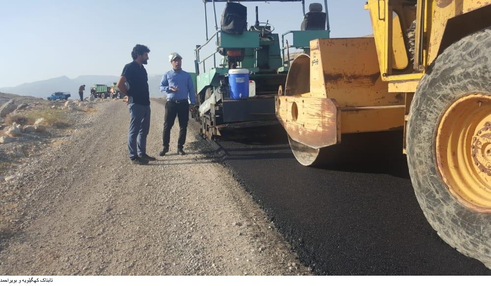 بالأخره دو منطقه در لنده رو سیاهی جاده ها را دیدند+تصاویر بالأخره دو منطقه در لنده رو سیاهی جاده ها را دیدند+تصاویر