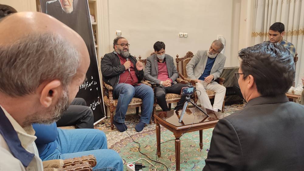 مطالبه رهبری پس گرفتن سینما از دست سینماگران فاشیست است/فیلم متری شش و نیم علیه مردم بود! / سلبریتی آمریکایی حق ندارد علیه امنیت ملی حرف بزند