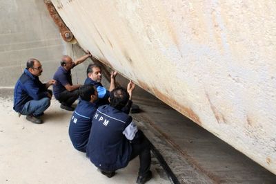 آب بندهای تحتانی سرریزهای سد دز تعویض شد