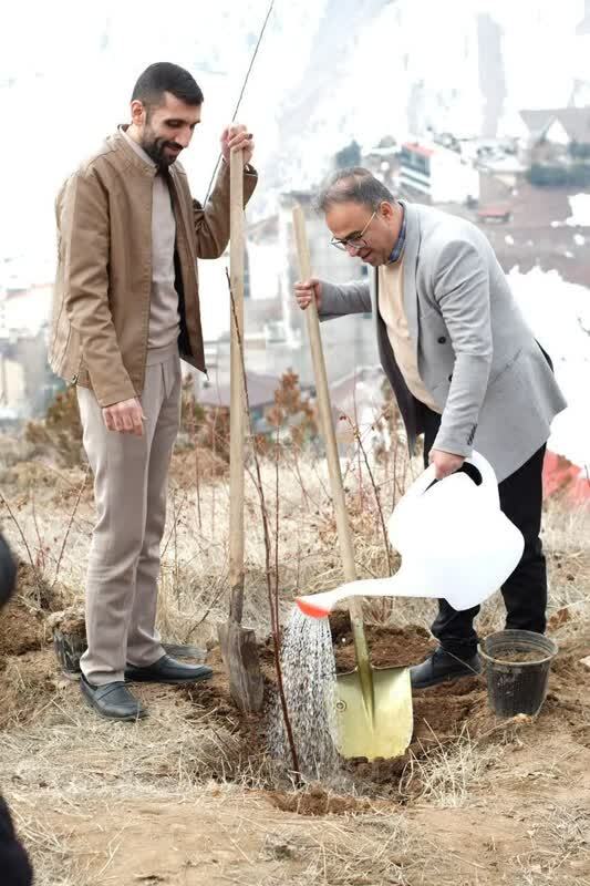 مراسم درختکاری در پارک جنگلی سپید کمرچال میگون