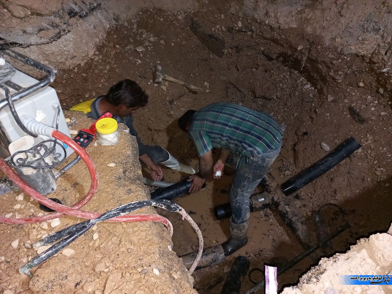 چرا این مدیر در لنده محبوب است/شبکه ای فرسوده و اداره ای که تا نیمه های شب مشغول کار است چرا این مدیر در لنده محبوب است/شبکه ای فرسوده و اداره ای که تا نیمه های شب مشغول کار است