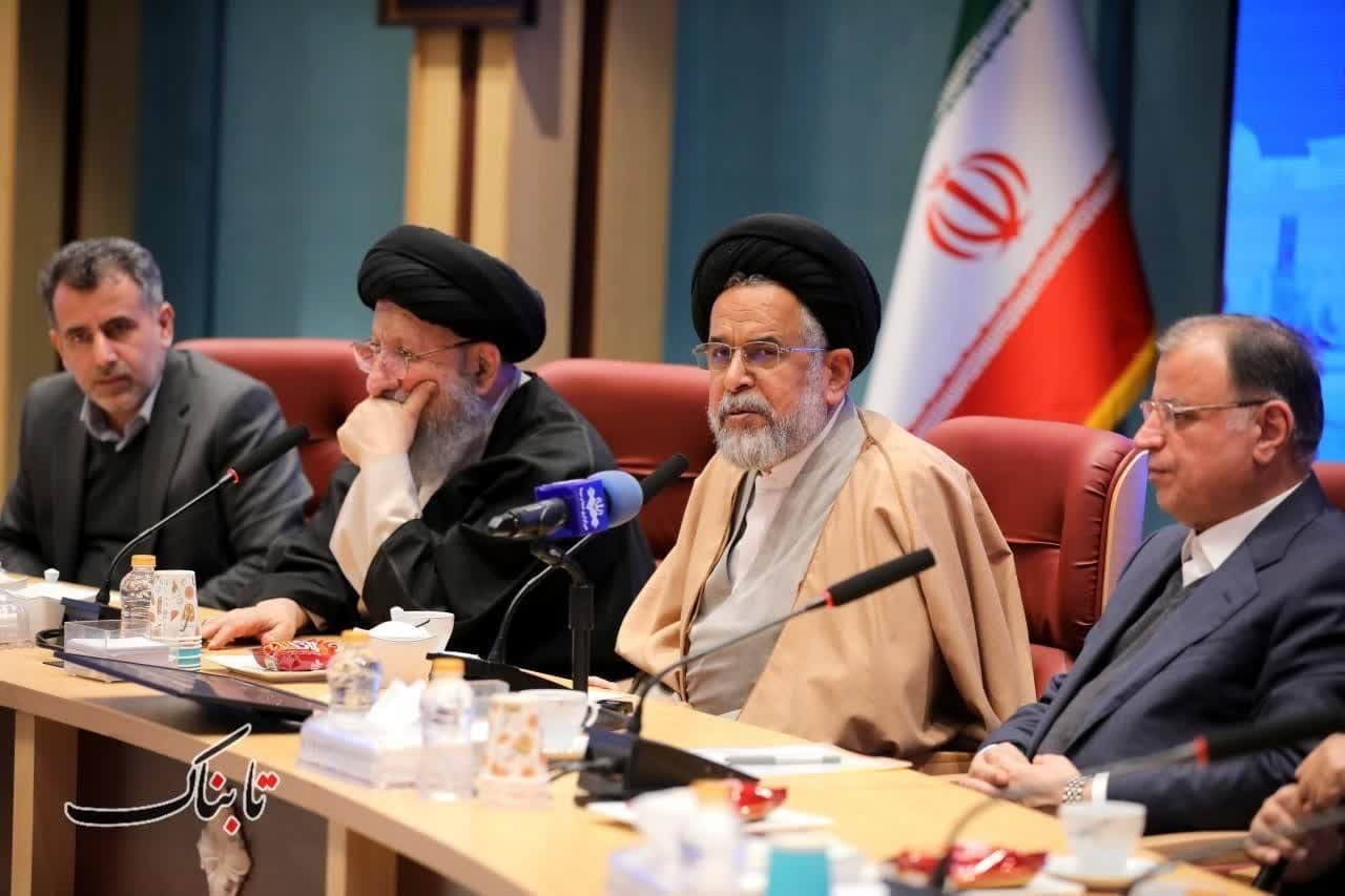 نشست صمیمانه علمای اهل سنت و نخبگان گلستان با دستیار ویژه رییس جمهور در امور اقوام+ تصاویر