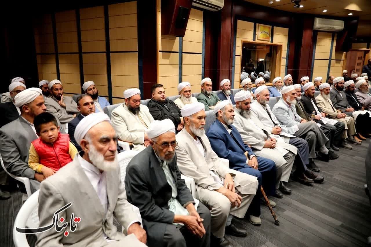 نشست صمیمانه علمای اهل سنت و نخبگان گلستان با دستار ویژه رییس جمهور در امور اقوام+ تصاویر