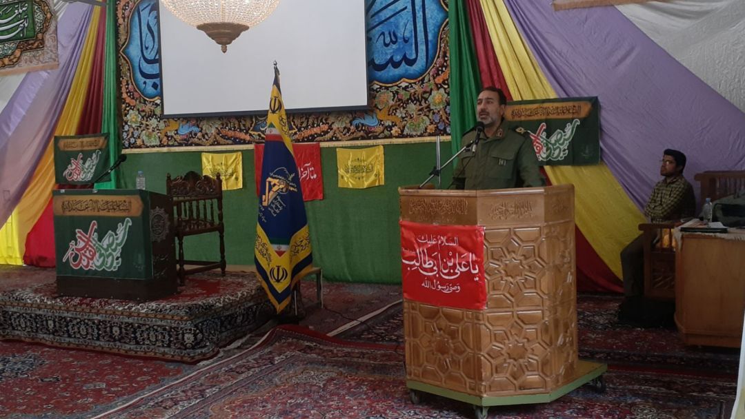 فلسفه سپاه خدمت به مردم است فلسفه سپاه خدمت به مردم است