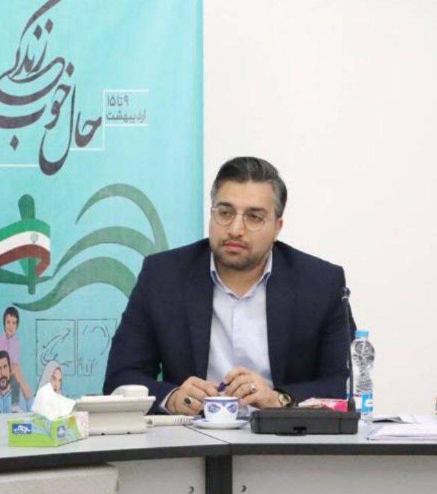 قرار مردمی در چهارراه ولیعصر/ گفت‌وگوی چهره به چهره در «قرار وسط شهر»