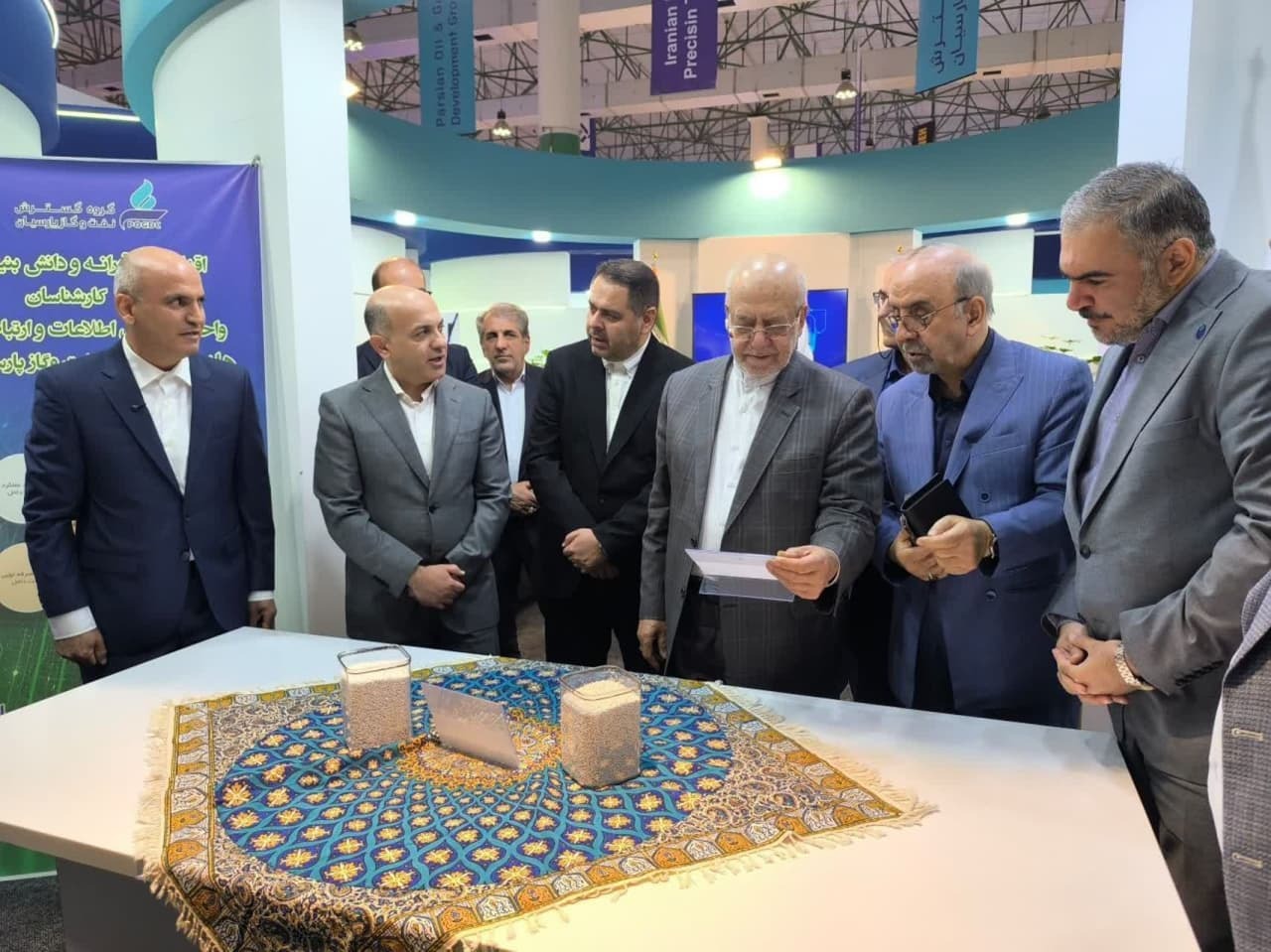 رونمایی از دو محصول جدید ABS به دست معمار صنعت پتروشیمی ایران رونمایی از دو محصول جدید ABS به دست معمار صنعت پتروشیمی ایران