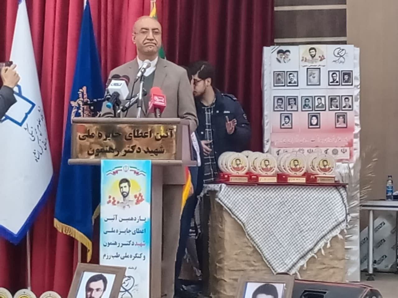 شهیدان همیشه برای ما الگو هستند/شهید رهنمون در شرایطهای دشوار در عرصه امدادرسانی و پزشکی به مجروحان خدمت کرد شهیدان همیشه برای ما الگو هستند/شهید رهنمون در شرایطهای دشوار در عرصه امدادرسانی و پزشکی به مجروحان خدمت کرد