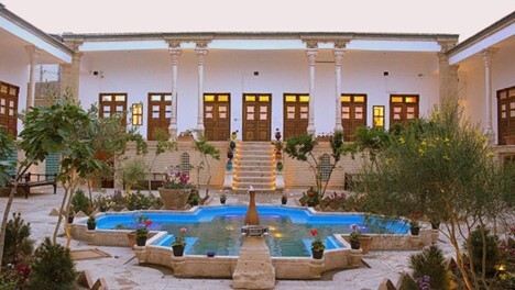 جاذبههای تاریخی و فرهنگی قم: گشتی در میان یادگاریهای دوران گذشته جاذبههای تاریخی و فرهنگی قم: گشتی در میان یادگاریهای دوران گذشته