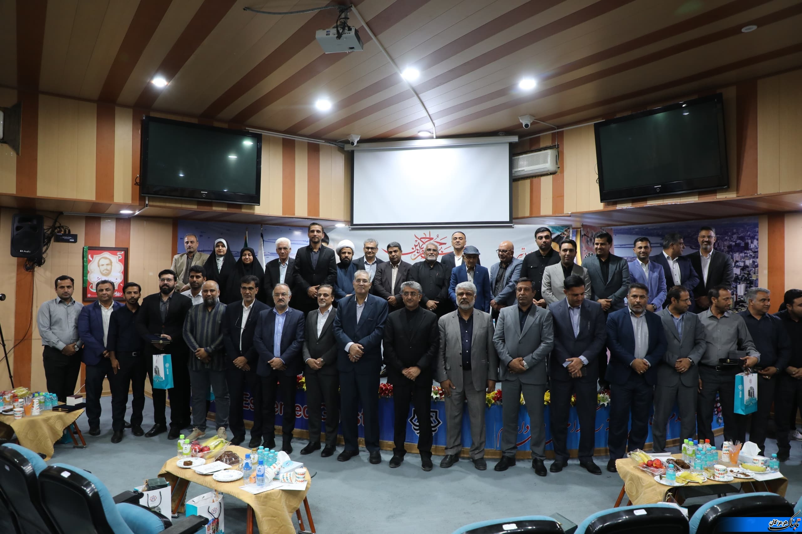 مراسم تجلیل از شهرداران اسبق شهر بندرعباس