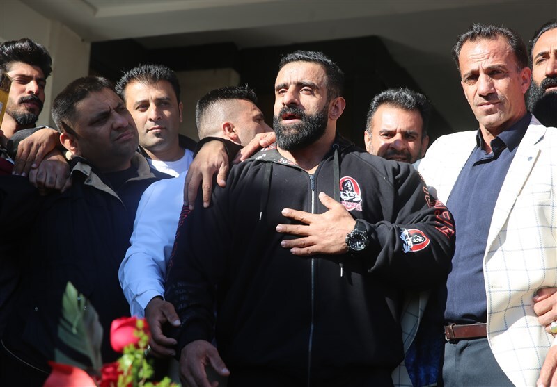 شیرازیها باز هم گرگ ایرانی را در آغوش کشیدند/ هادی چوپان: هر چه دارم از مردم است