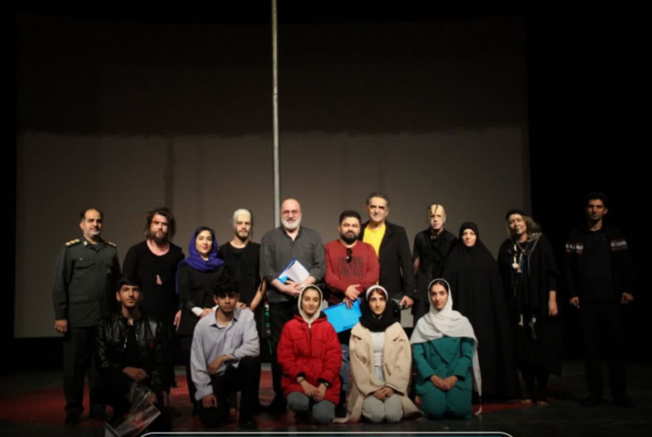 خان نخست هنر ششم در لرستان/ نمایش‌های روز اول جشنواره اجرا شد