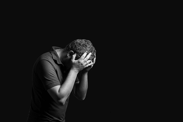 برقراری ارتباط اجتماعی افکار خودکشی را دور می کند/ضرورت مراجعه به درمانگران