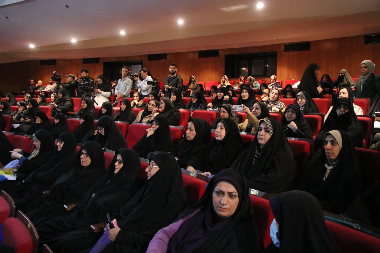 اختتامیه سومین جشنواره ملی و بینالمللی رسانهای «حریم رسالت» در رشت | تصاویر اختتامیه سومین جشنواره ملی و بینالمللی رسانهای «حریم رسالت» در رشت | تصاویر