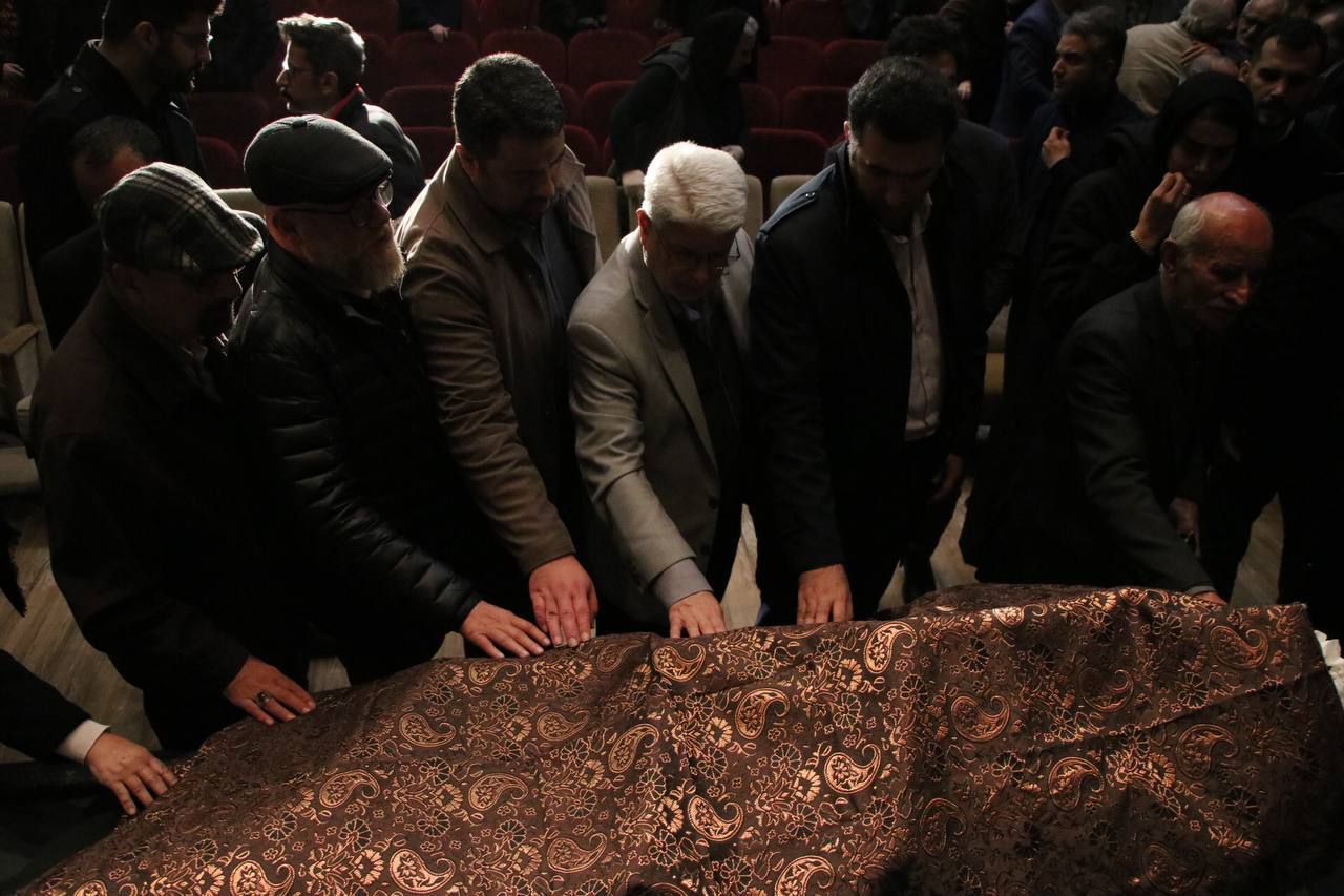 مراسم تشییع پیکر زندهیاد حسین توشه در رشت برگزار شد مراسم تشییع پیکر زندهیاد حسین توشه در رشت برگزار شد