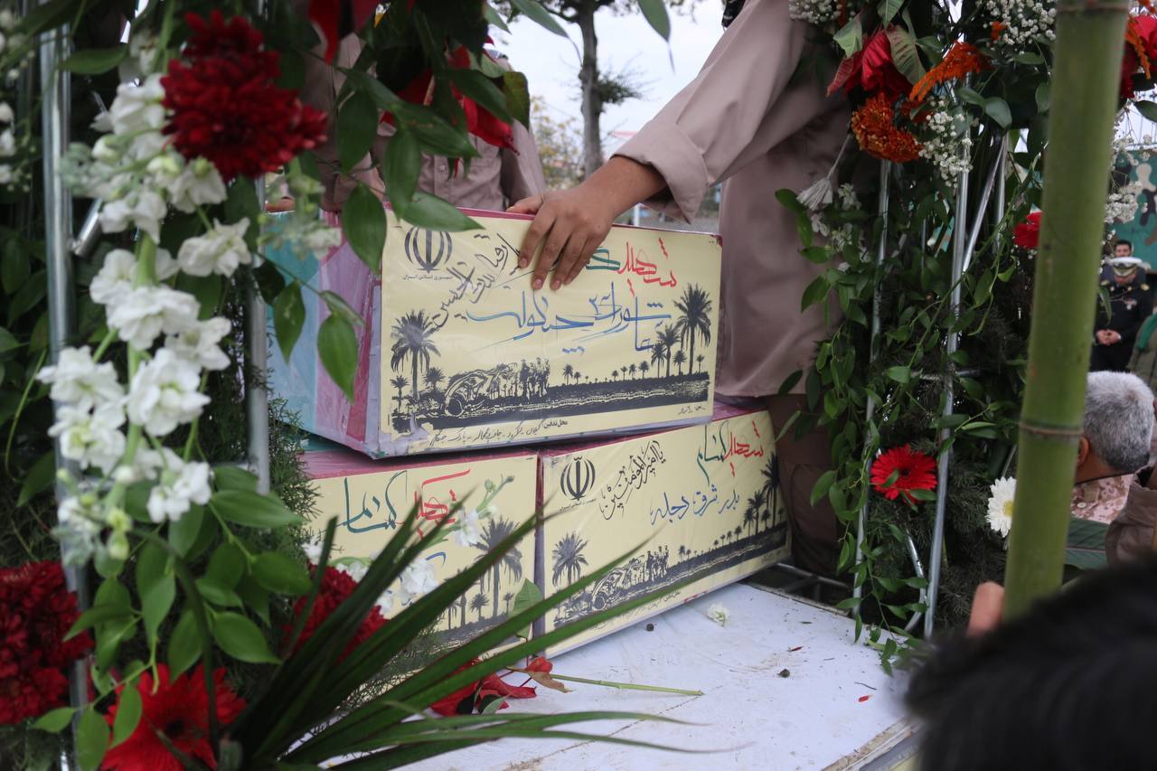 تشییع پیکرهای ۶ شهید گمنام و ۳ مدافع امنیت تشییع پیکرهای ۶ شهید گمنام و ۳ مدافع امنیت