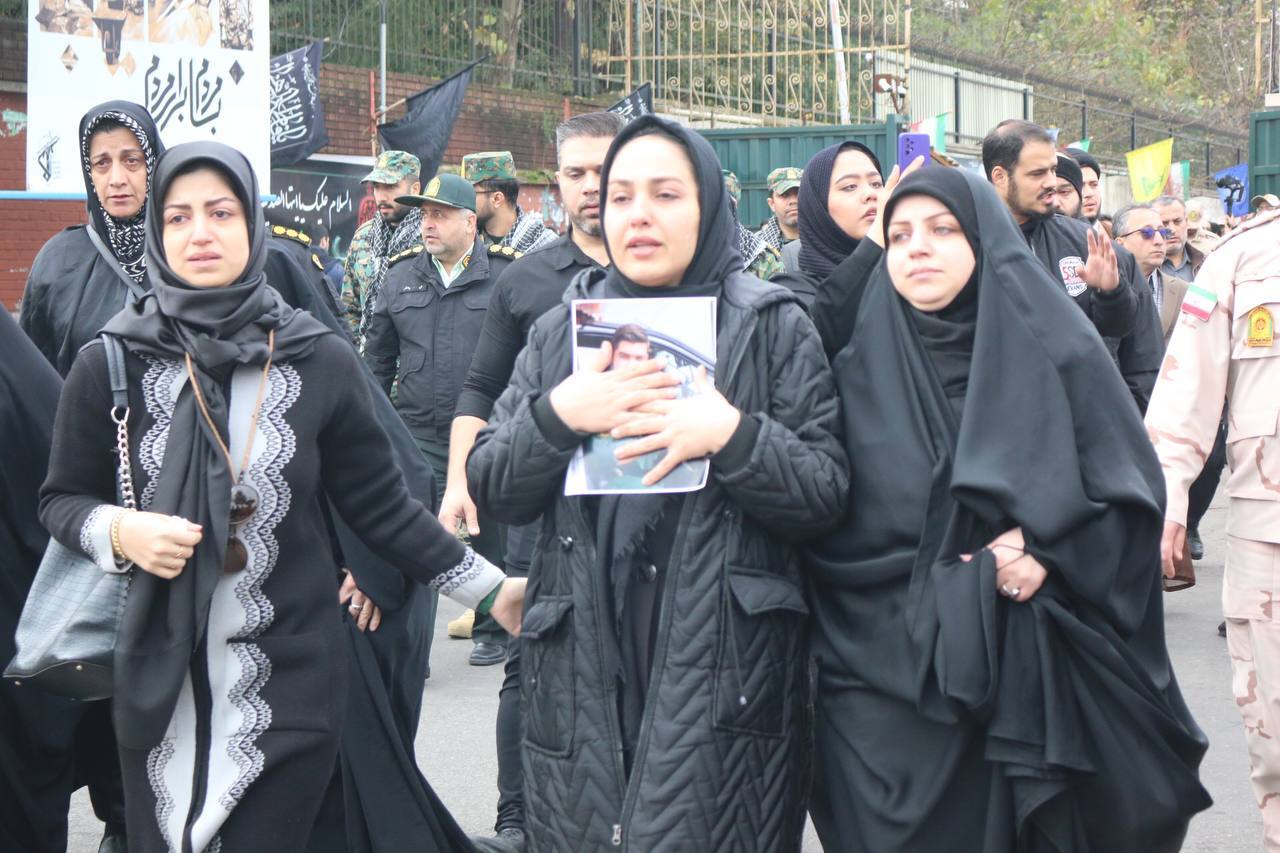 تشییع پیکرهای ۶ شهید گمنام و ۳ مدافع امنیت تشییع پیکرهای ۶ شهید گمنام و ۳ مدافع امنیت