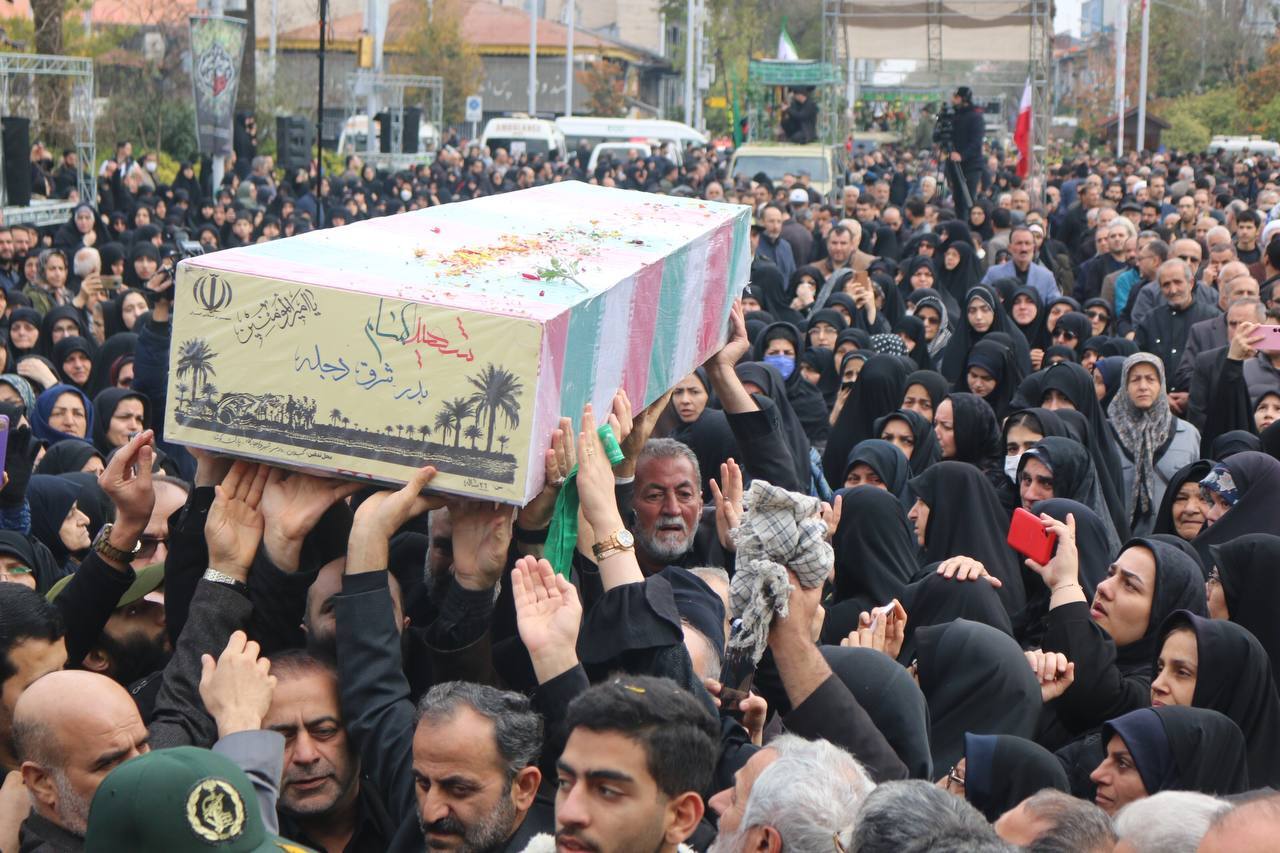 بدرقه شهدای گمنام در قلب گیلان برگزار شد/شور حماسی و وحدت مردمی گیلان در بدرقه شهدای گمنام و مدافع امنیت