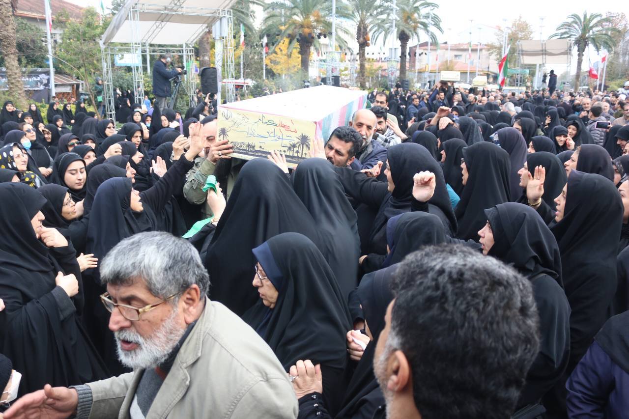 بدرقه شهدای گمنام در قلب گیلان برگزار شد/شور حماسی و وحدت مردمی گیلان در بدرقه شهدای گمنام و مدافع امنیت